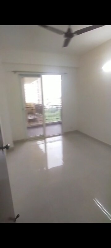 Room in 2 BHK Apartment at Signature Roselia Phase 2, Sector 95a – for Sale