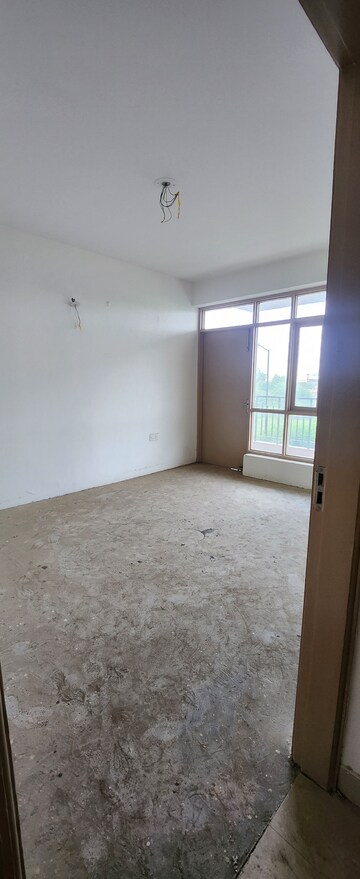 Room in 3.5 BHK Apartment at Lotus Elise, Sector 99 – for Sale