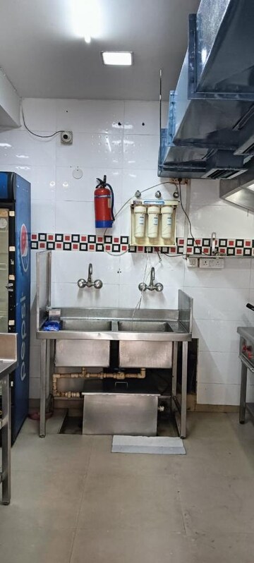 Team Area in  Shop at Green Park – for Sale
