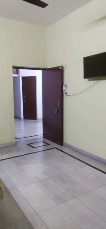 Room in 3 BHK Villa at Gomti Nagar – for Sale