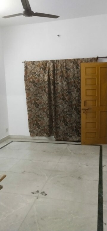 Room in 3 BHK Villa at Gomti Nagar – for Sale
