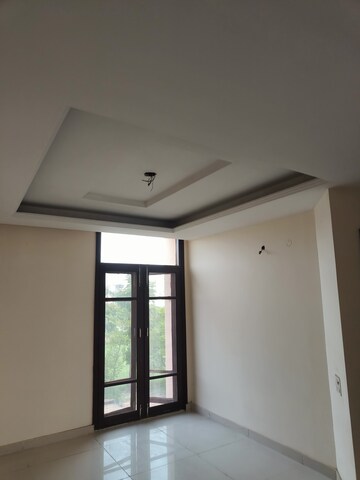 Room in 3 BHK Builder Floor at Sector 110 – for Sale