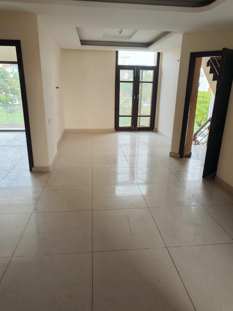 Room, sector 110 3 Bedroom 2200 Sq.Ft. Builder Floor In Sector 110 Mohali 7335667