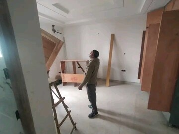 Room in 4 BHK Independent House at Sector 123 – for Sale