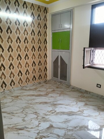 Room in 2 BHK Builder Floor at Shalimar Garden Extension 1 – for Sale