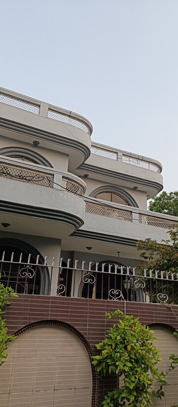 6+ BHK Independent House For Sale in Sector 31