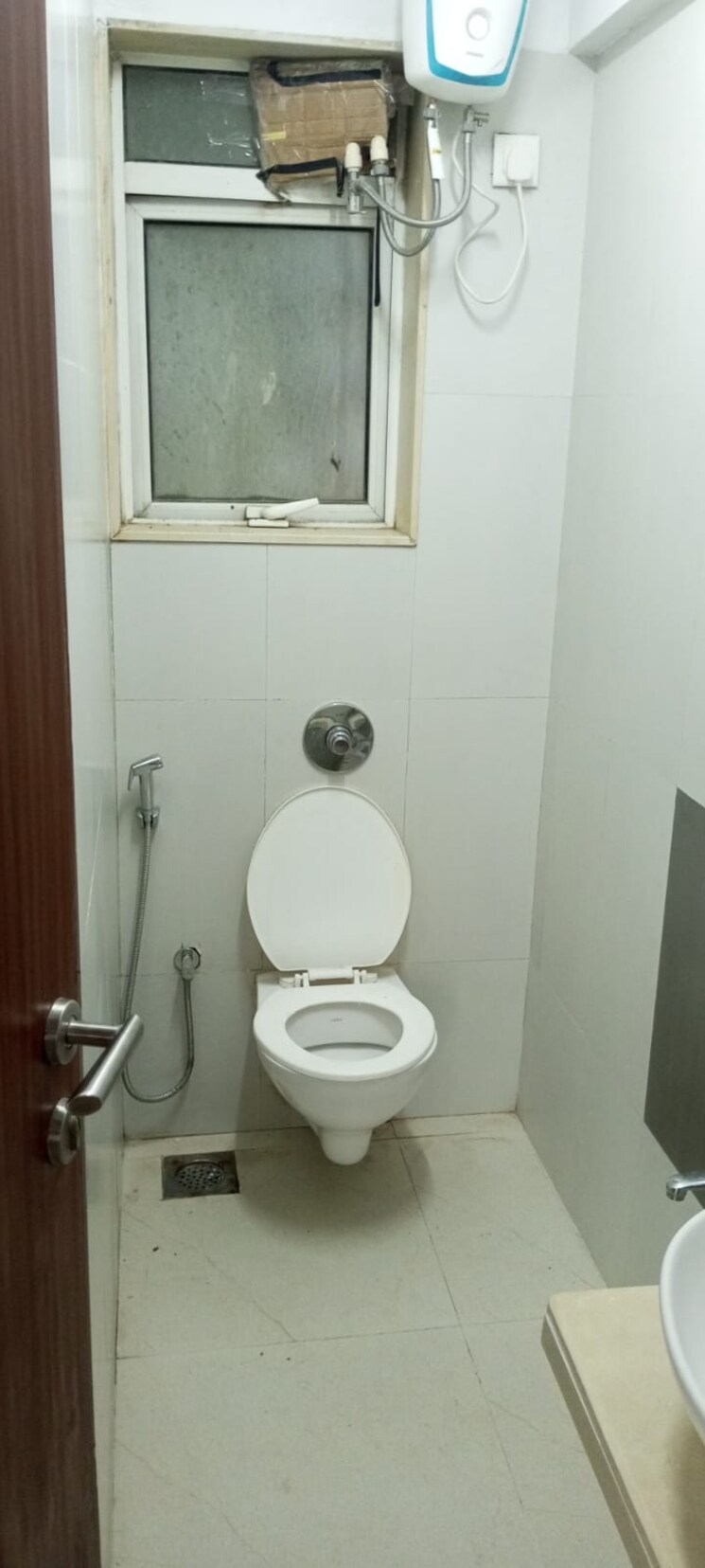 Bathroom, krishna-residency-andheri 3 Bedroom 1160 Sq.Ft. Apartment In Andheri East Mumbai 7335923