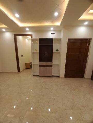 Room in 3 BHK Builder Floor at Sector 85 – for Sale