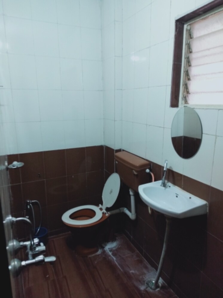 Bathroom, tulsi-apartments-warje 2 Bedroom 900 Sq.Ft. Apartment In Warje Pune 7336400