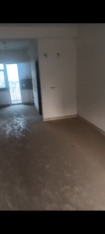 Room in 3 BHK Builder Floor at BPTP Floors, Sector 70 – for Sale