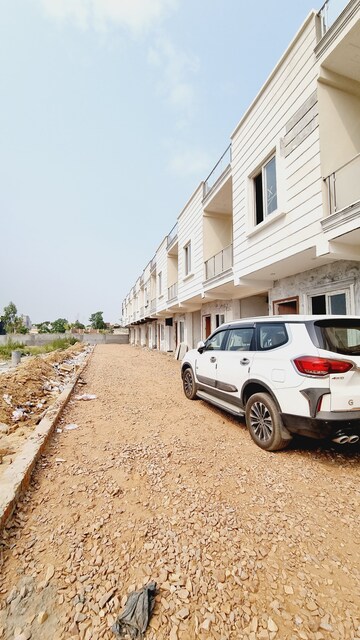 Parking in 3 BHK Villa at Thv Vihaan Villa, Sector 10 Greater Noida – for Sale