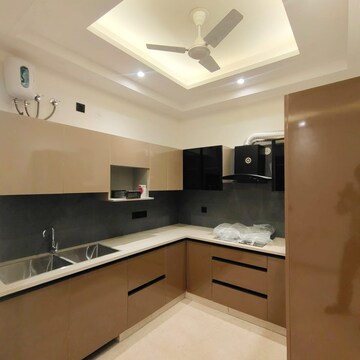 Kitchen in 3 BHK Builder Floor at Unitech South City II, South City 2 – for Sale