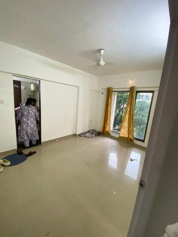 Room in 3 BHK Apartment at Wadhwa TW Gardens, Kandivali East – for Sale