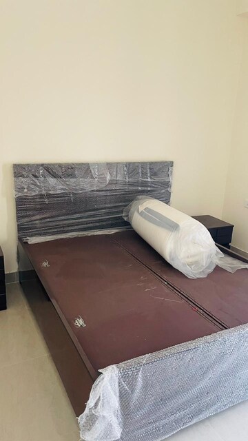 Room in 2 BHK Apartment at Shree Vardhman Mantra, Sector 67 – for Sale