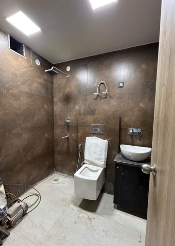 Furnished Amenities in 2 BHK Apartment at JM Aroma, Sector 75 – for Sale