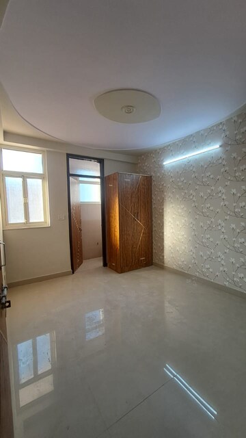 Room in 1 BHK Builder Floor at Kritak Modern Apartments, Sector 73 – for Sale