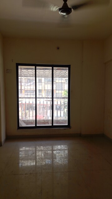 Room in 1 BHK Apartment at Dew Berry, Nalasopara West – for Sale