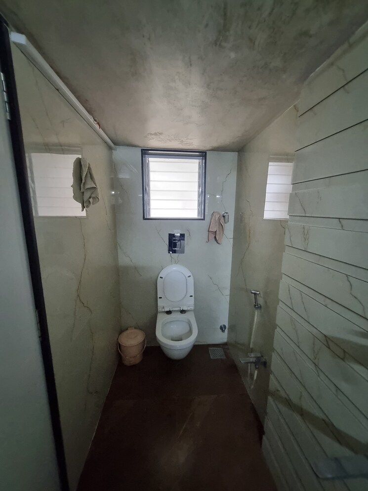 Bathroom, oberoi-sky-city 4 Bedroom 2750 Sq.Ft. Apartment In Borivali East Mumbai 7337349