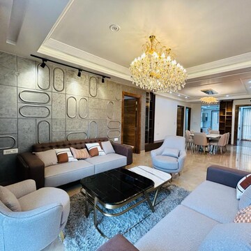 Team Area in 4 BHK Builder Floor at Unitech South City II, South City 2 – for Sale