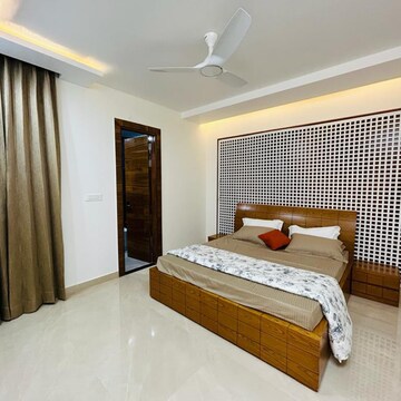 Bedroom in 4 BHK Builder Floor at Unitech South City II, South City 2 – for Sale