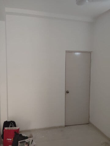 Room in 3 BHK Apartment at Signature Global Synera, Sector 81 – for Sale
