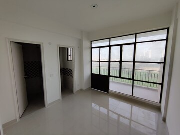 Room in 3 BHK Apartment at Signature Global Synera, Sector 81 – for Sale