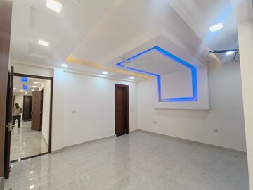 Room in 4 BHK Builder Floor at Green Fields Colony – for Sale