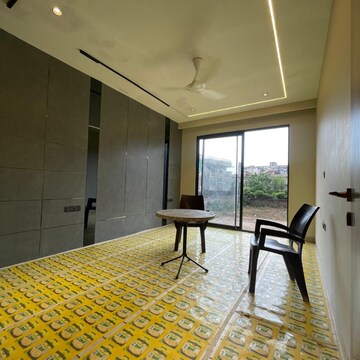 Bedroom in 4 BHK Builder Floor at Unitech South City II, South City 2 – for Sale