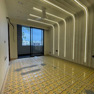 Bedroom in 4 BHK Builder Floor at Unitech South City II, South City 2 – for Sale