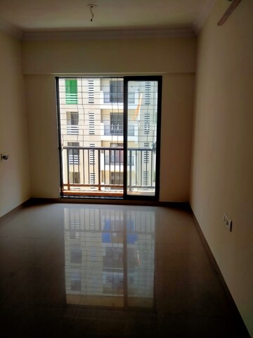 Room in 2 BHK Builder Floor at Ekta Parks Ville, Virar West – for Sale