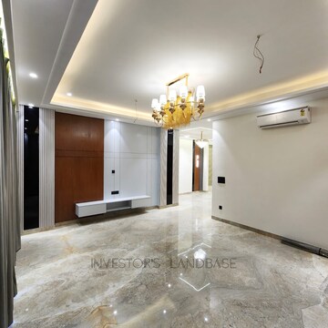 Living Room in 4 BHK Builder Floor at Ansal Esencia - Amara Villas, Sector 67 – for Sale