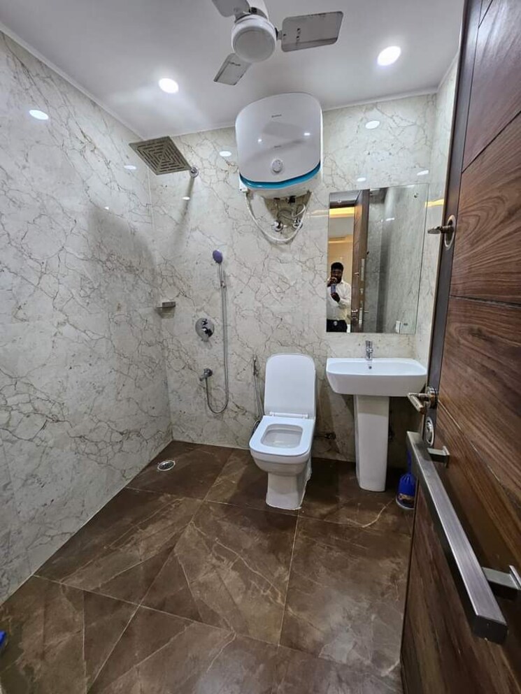 Bathroom, emaar-gurgaon-greens 3 Bedroom 1600 Sq.Ft. Apartment In Sector 102 Gurgaon 7337955
