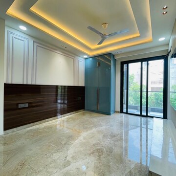 Room in 4 BHK Builder Floor at Uppal Southend, Sector 49 – for Sale