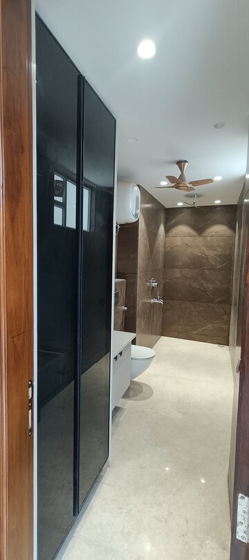 Bathroom in 3 BHK Builder Floor at Anand Vihar – for Sale