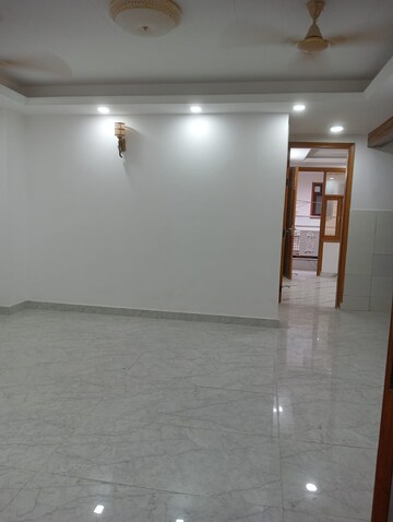Room in 3 BHK Builder Floor at Panchsheel Vihar – for Sale