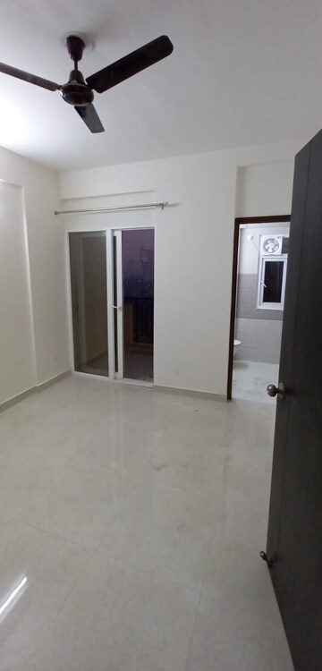 Room in 2 BHK Apartment at Signature Global Orchard Avenue, Sector 93 – for Sale