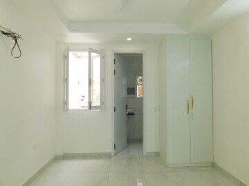 Room in 2 BHK Builder Floor at Chittaranjan Park – for Sale