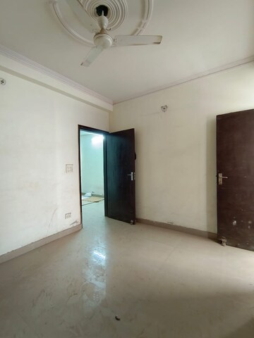 Room in 2 BHK Builder Floor at SRS Apartments, Sector 73 – for Sale