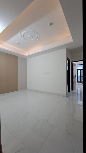 Room in 2 BHK Builder Floor at SRS Apartments, Sector 73 – for Sale