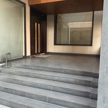 Room in 6+ BHK Villa at Rajokri – for Sale