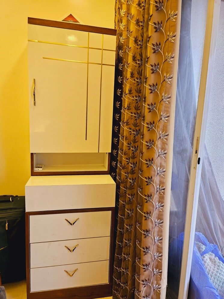 Balcony, atrium-skyward 1 Bedroom 568 Sq.Ft. Apartment In Undri Pune 7339104