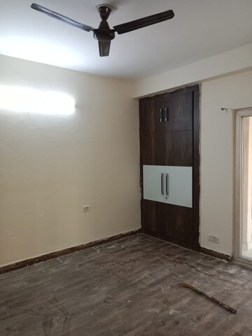 Room in 2 BHK Apartment at Ajnara Le Garden, Sector 16b Greater Noida – for Sale