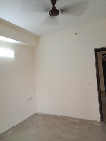 Room in 2 BHK Apartment at Ajnara Le Garden, Sector 16b Greater Noida – for Sale