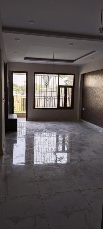 Room in 2.5 BHK Apartment at KM Residency, Raj Nagar Extension – for Sale