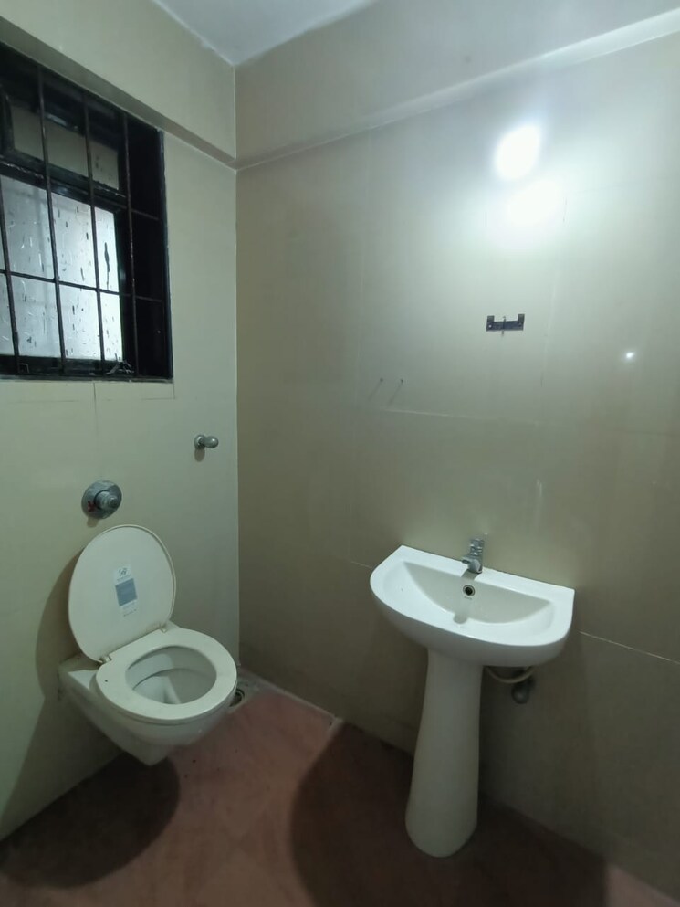 Bathroom, devashree-park 3 Bedroom 1207 Sq.Ft. Apartment In Kolshet Road Thane 7339367