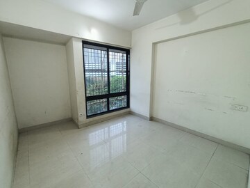 Room in 3 BHK Apartment at Devashree Park, Kolshet Road – for Sale