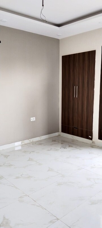 Room in 3 BHK Apartment at KM Residency, Raj Nagar Extension – for Sale