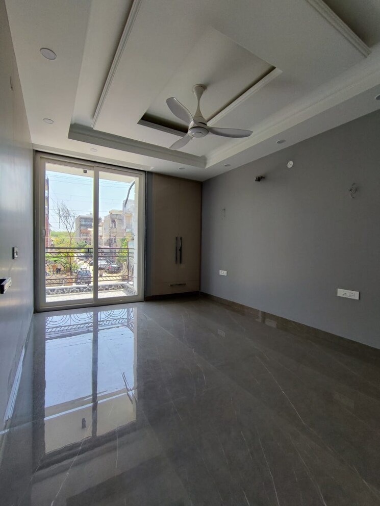 Room, sector 10 5 Bedroom 2900 Sq.Ft. Builder Floor In Sector 10 Faridabad 7339374