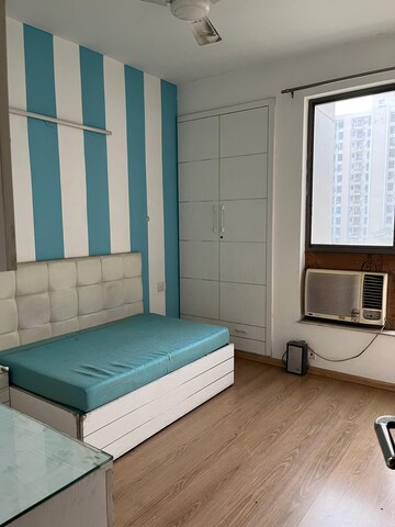 Room in 3 BHK Apartment at Unitech The Residences Sector 33, Sector 33 – for Sale
