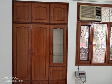 Furnished Amenities in 2 BHK Builder Floor at Sector 52 – for Sale